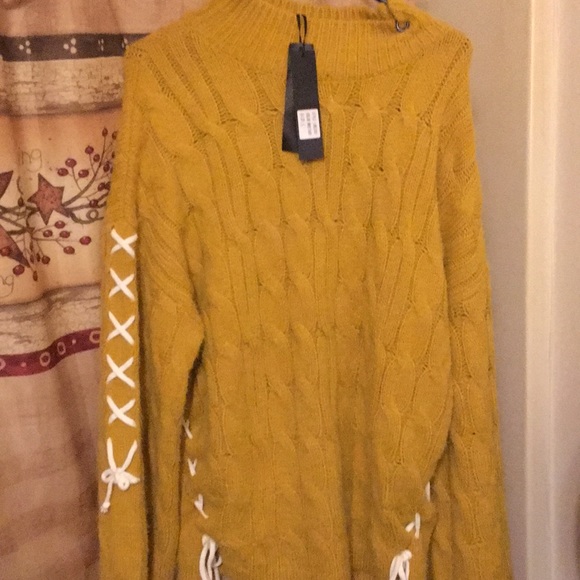C.luce Sweaters - Women’s nwt heany and warm super cute women’s lg